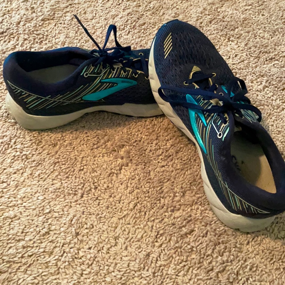 Brooks Adrenaline size 9.5